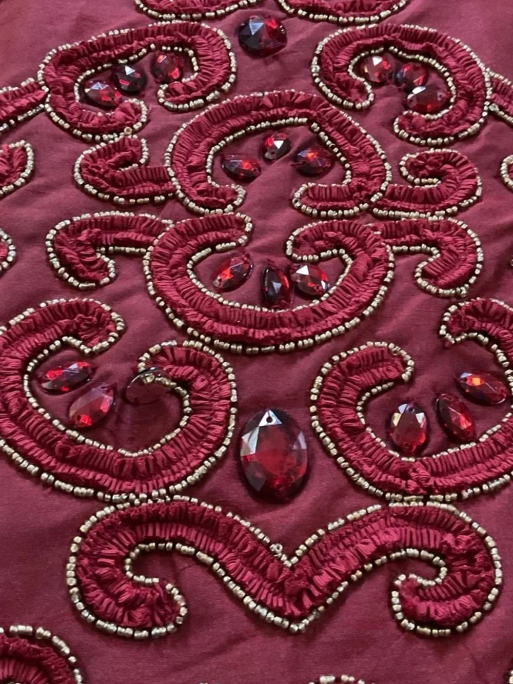 Kim Seybert Regent Beaded Table Runner 14x72 Red Gold Christmas